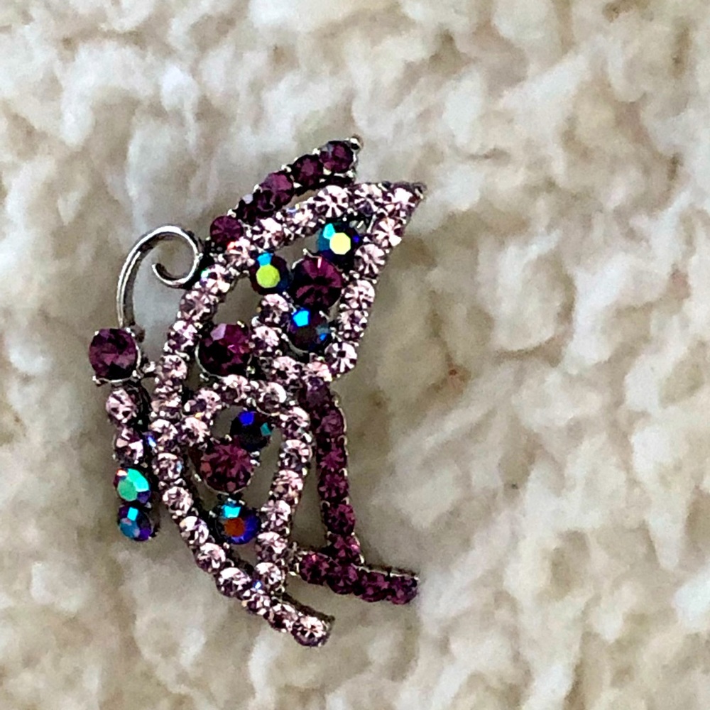 Vintage! Butterfly multicolored gem pin / costume jewelry